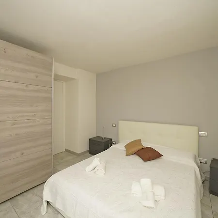 Casa Elena דירה ורג'אטה